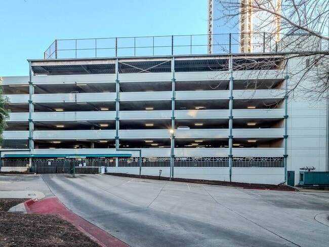 Building Photo - 2870 Pharr Ct S Northwest