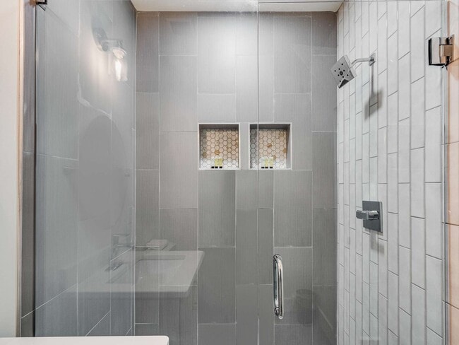 main floor bathroom - 1371 Lyle Ave