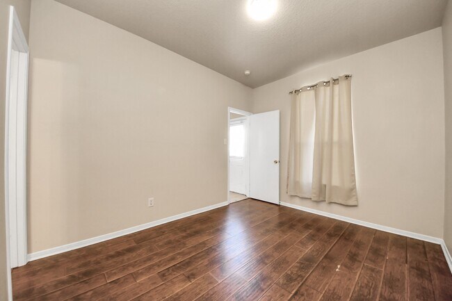 Building Photo - 19438 Juniper Vale Cir