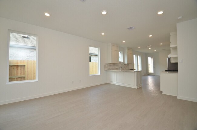 Building Photo - 29034 Bison Hvn Dr