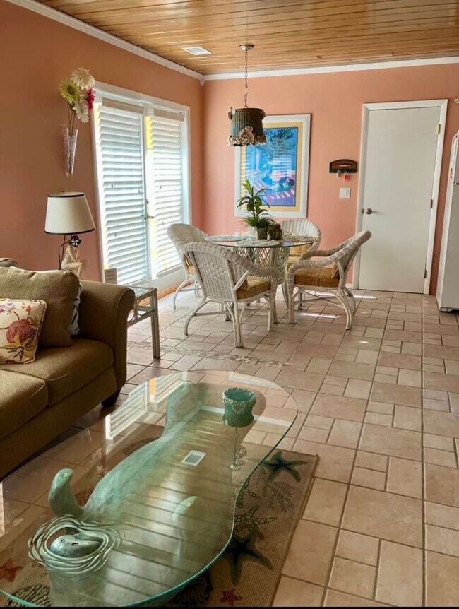 Building Photo - 112 77th St