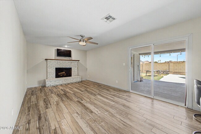 Building Photo - 10217 N 37th Ave