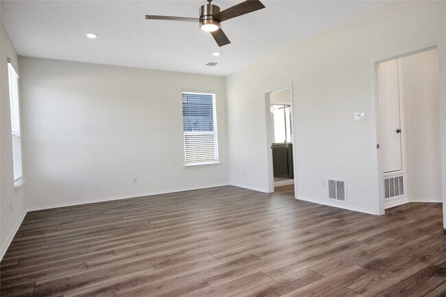 Building Photo - 101 Unforgiven Ln