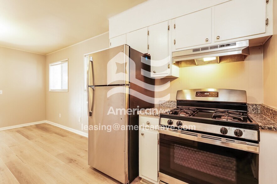 Building Photo - 2509 Parkway Dr