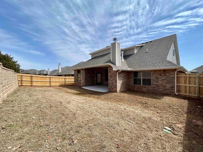 Building Photo - Very Nice 4 Bedroom, 3 Bathroom 3 Car Garage Home with Storm Shelter