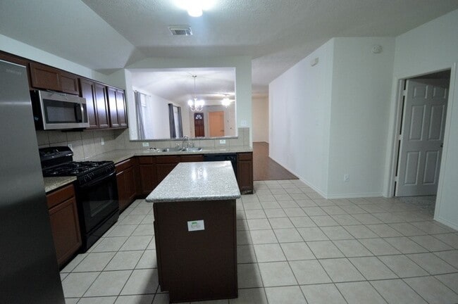 Building Photo - 22206 Hesse Ct