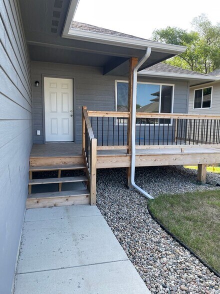 Building Photo - 1814 N Oberg Cir