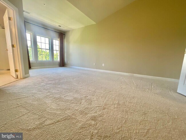 Building Photo - 3550 Tabard Ln