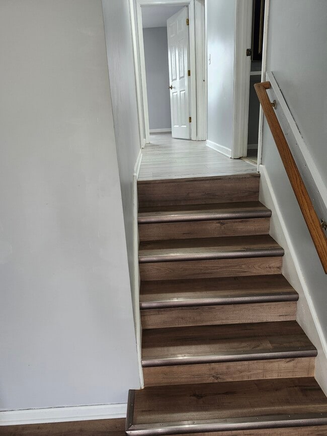 Building Photo - 6221 Boone Ave N