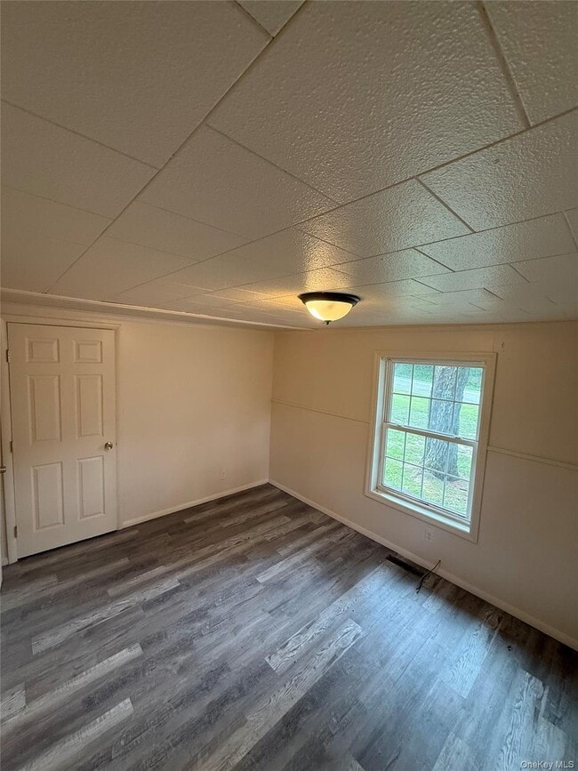 Building Photo - 1265 US-6