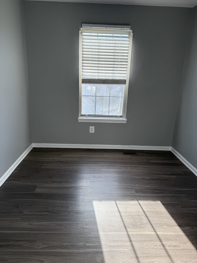 Building Photo - 1027 Pirates Ct