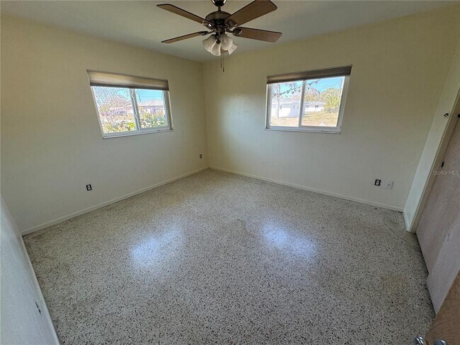 Building Photo - 264 Glen Oak Rd