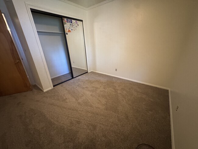 Building Photo - 865 Stanford Ave