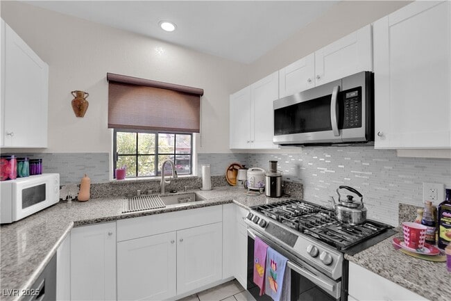 Building Photo - 1419 Santa Margarita St