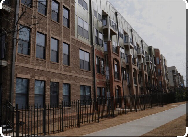 Primary Photo - 898 Oak St SW