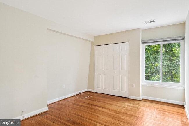 Building Photo - 8080 Inverness Ridge Rd