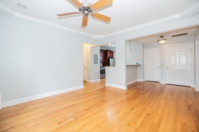 Building Photo - 2608 W Leland Ave