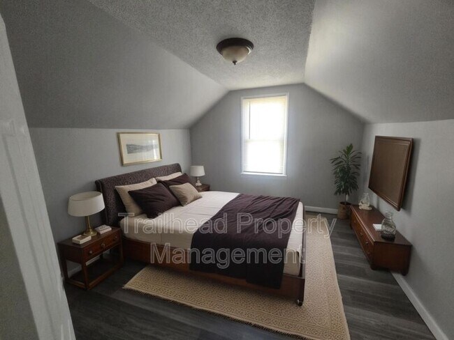 Building Photo - 5911 Cypress Pl