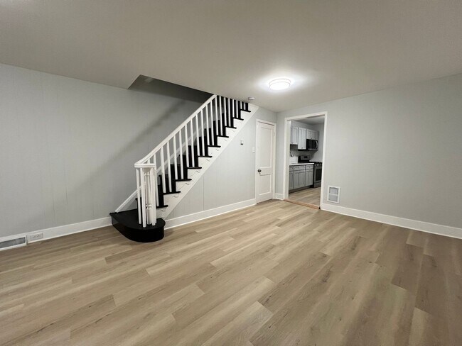 Building Photo - Newly Remodeled 3b/1b House in South Philly! Section 8 Only