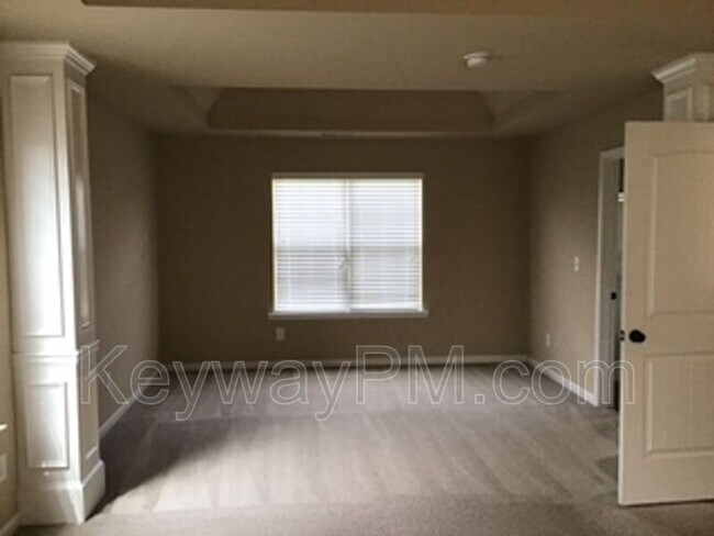 Building Photo - 6017 Reynolds Cir