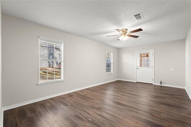 Building Photo - 5058 Jonesboro Rd