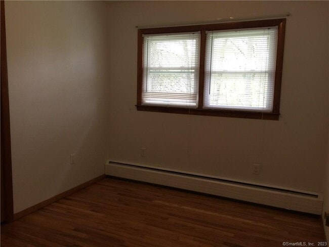 Building Photo - 17 Cherokee Dr
