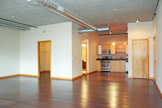 Building Photo - PEARL DISTRICT: Studio Condo with Parking ...