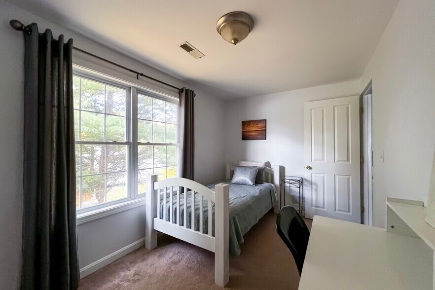 Third bedroom with twin bed - 278 Harrison St