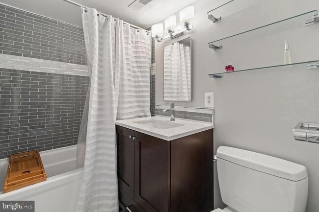 Building Photo - 5272 Maris Ave