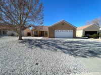 Building Photo - 3 BEDROOM HOME CLOSE TO MOJAVE RD. WEST OF...