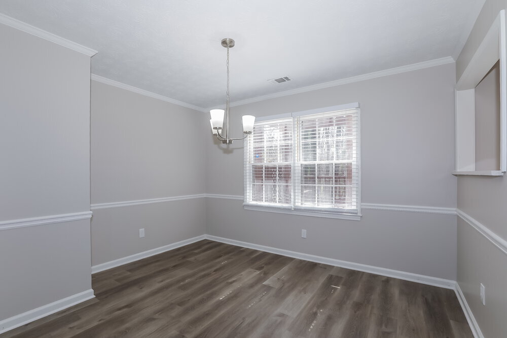 Building Photo - 2461 Shoals Dr NE