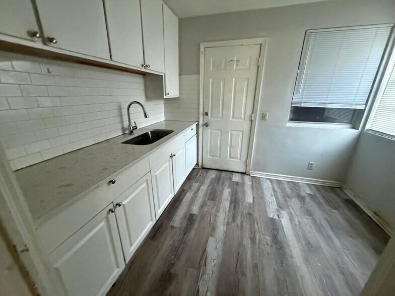 Building Photo - 3516 Penton St