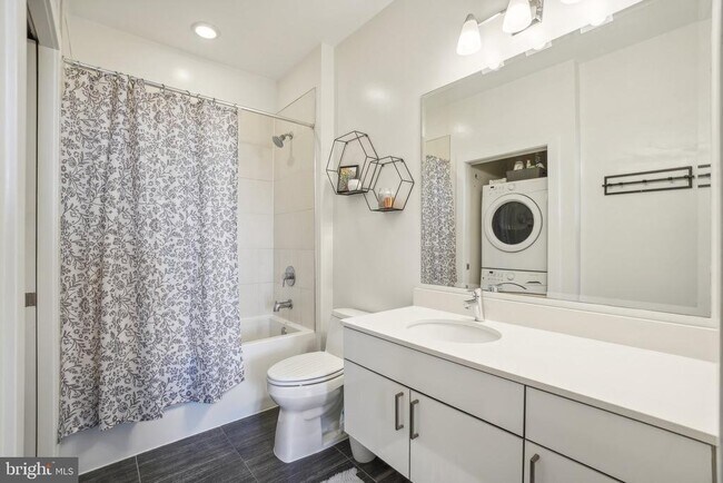 Building Photo - 2920 Georgia Ave NW