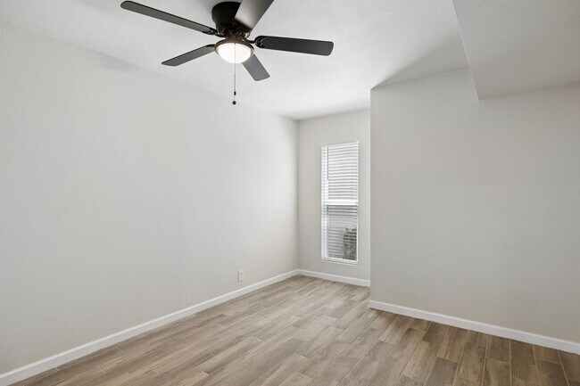 Building Photo - 6816 N 35th Ave