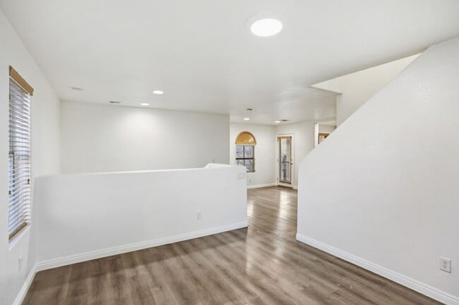 Building Photo - Beautiful 3 Bed Home With 3 Full Baths And Bed and Full Bath On 1st Floor