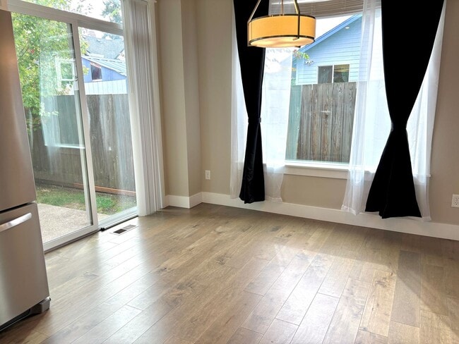 Building Photo - St. Johns Modern Build with Fenced Backyar...