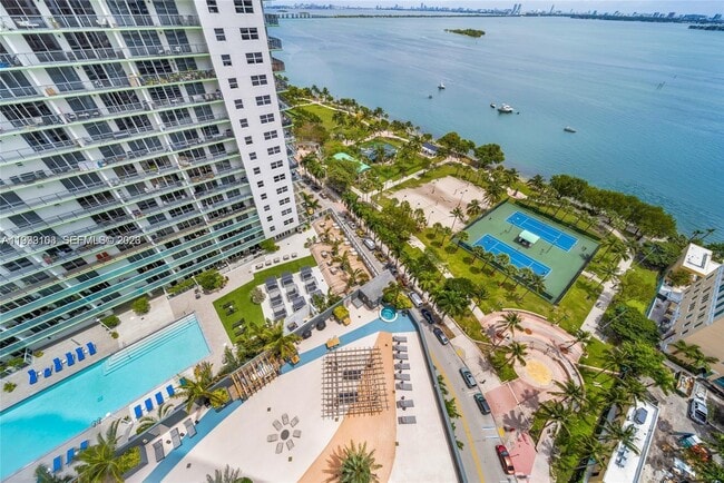 Building Photo - 1750 N Bayshore Dr