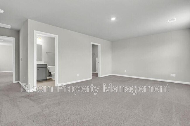 Building Photo - 640 Chigwell Springs Ln