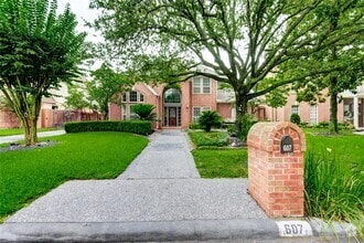 Building Photo - 607 Barkers Cove