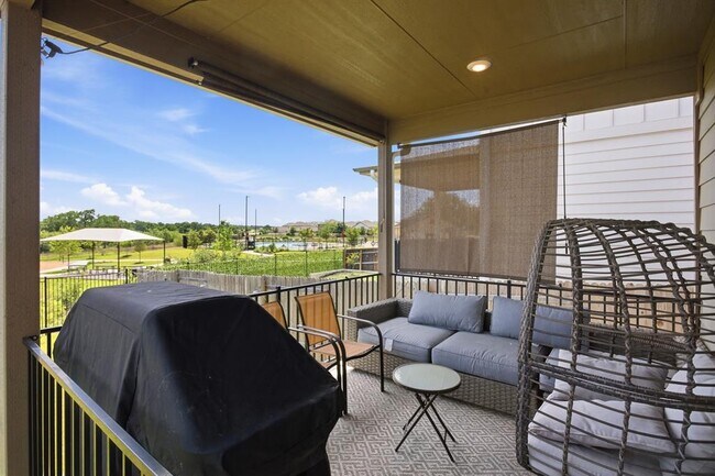 Building Photo - 514 Sun Grv Trl