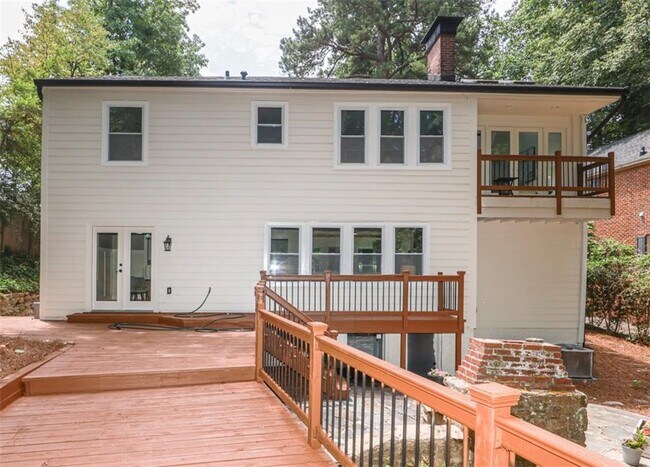 Building Photo - 2908 N Hills Dr NE