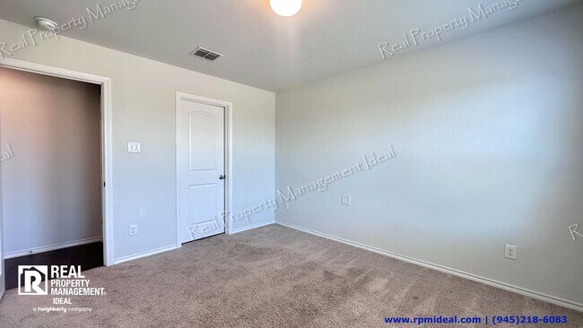 Building Photo - YOUR 3-BED, 2-BATH DREAM HOME AWAITS IN GRAND PRAIRIE