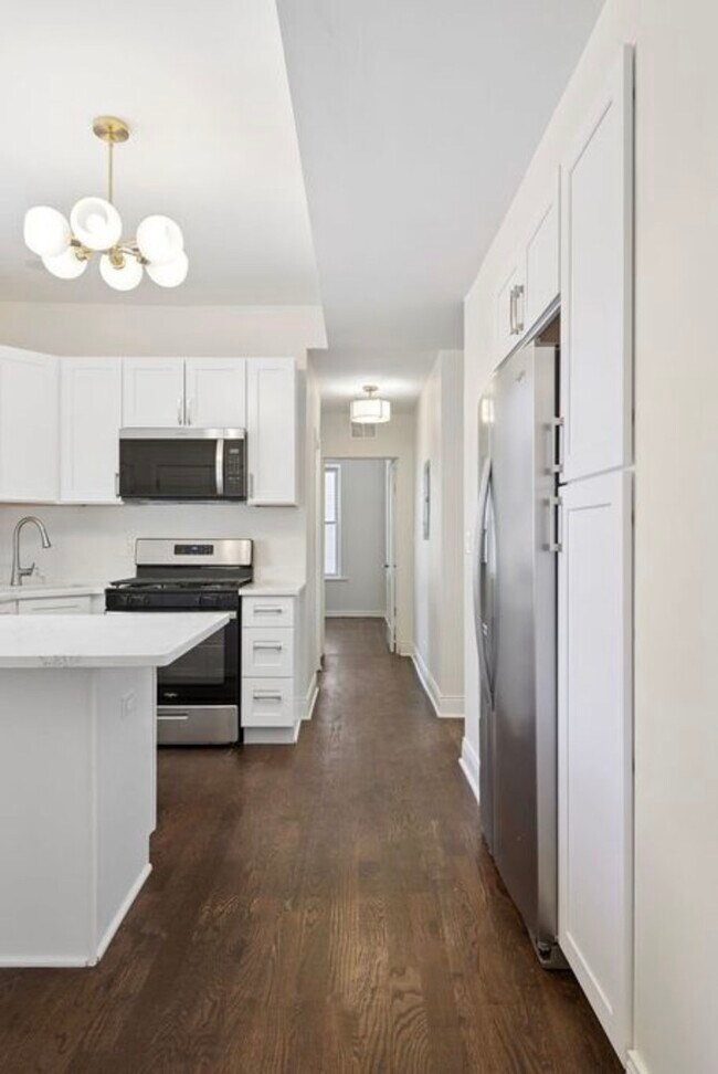 Building Photo - 1340 W Hollywood Ave