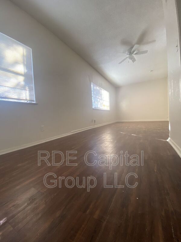 Building Photo - 5300 Wonder Dr