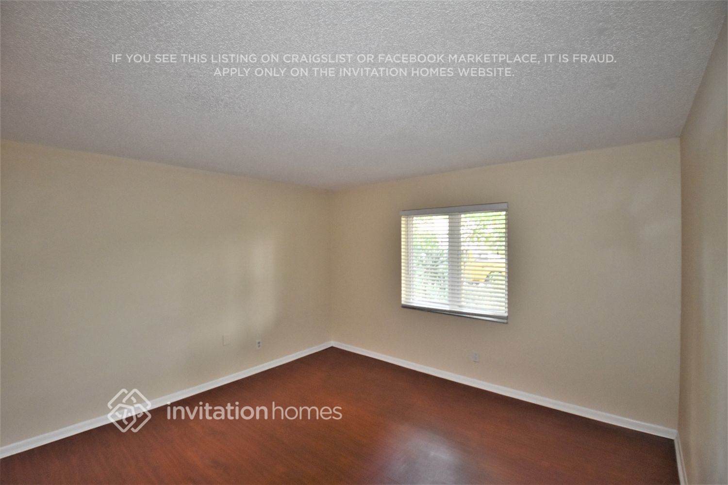 Building Photo - 3520 SW 70th Ave