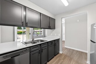 Building Photo - Horizon Park