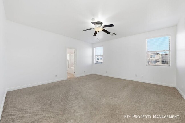 Building Photo - 956 Via Canale Dr