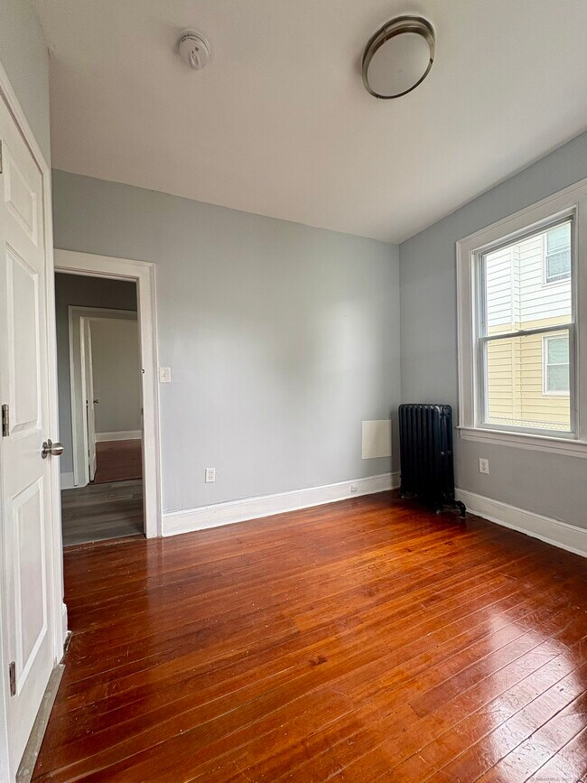 Building Photo - 46 Westbourne Pkwy
