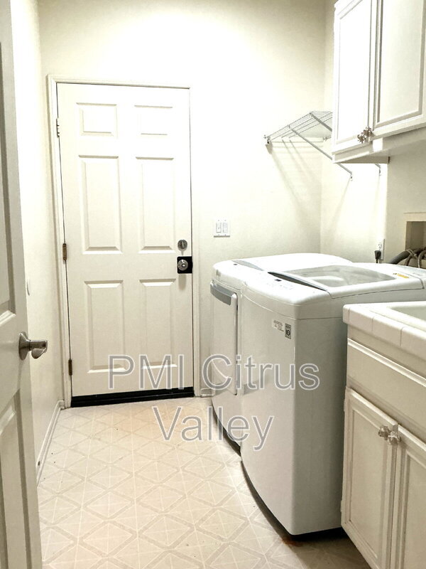 Building Photo - 1250 Berylstone Dr