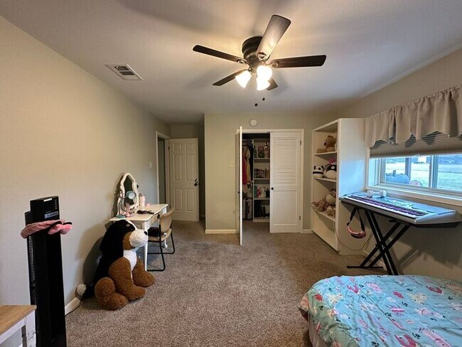 Building Photo - 3 Bedroom 2 Bath Home in Bullard ISD!